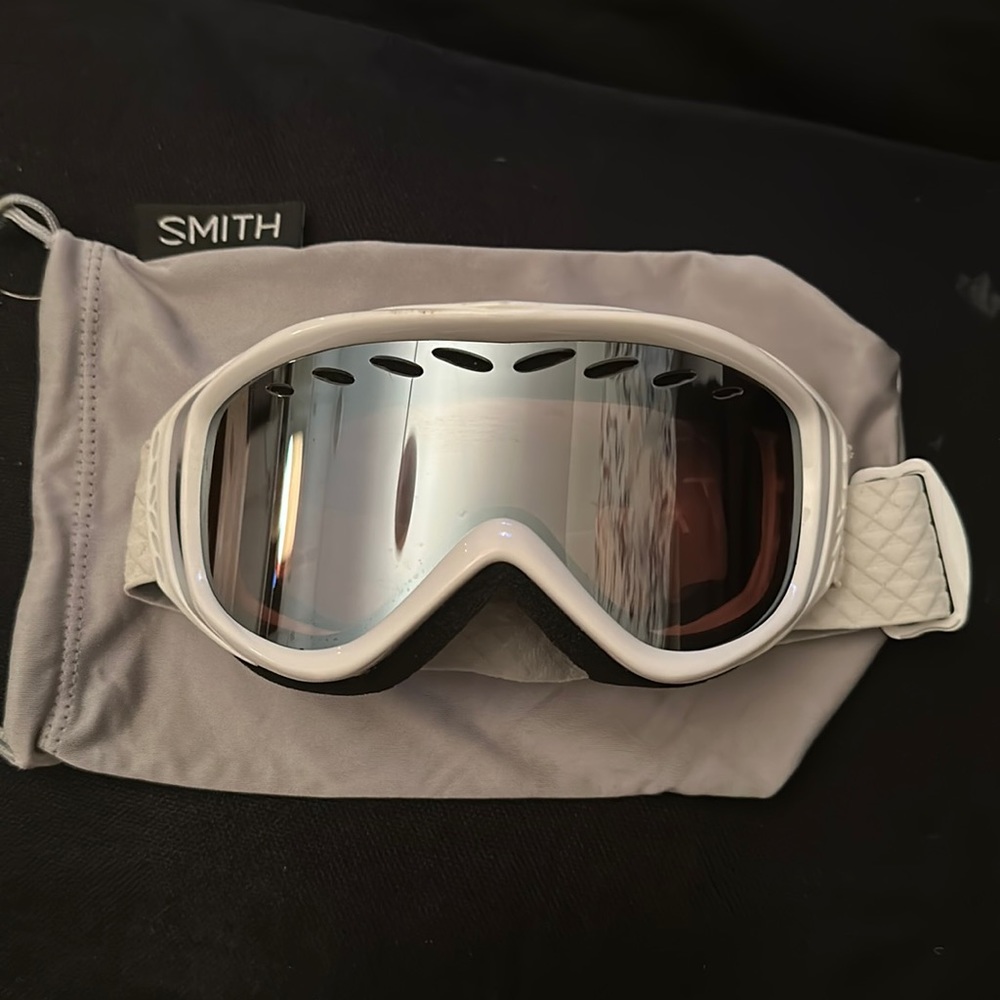 Women’s white Smith Ski Goggles